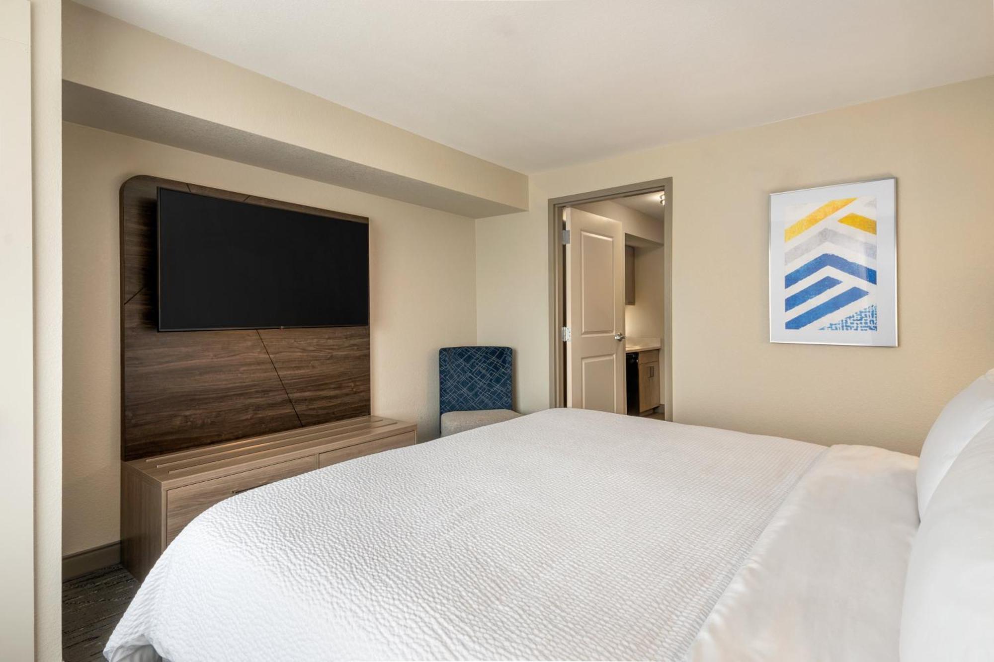 Holiday Inn Express Richmond By Ihg Exterior foto