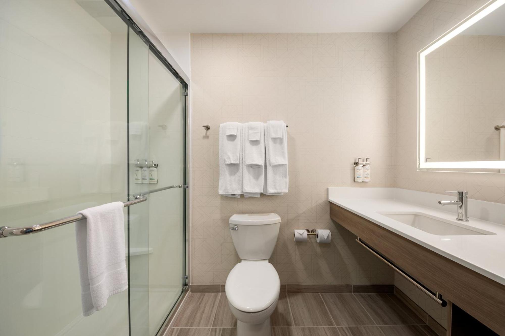 Holiday Inn Express Richmond By Ihg Exterior foto