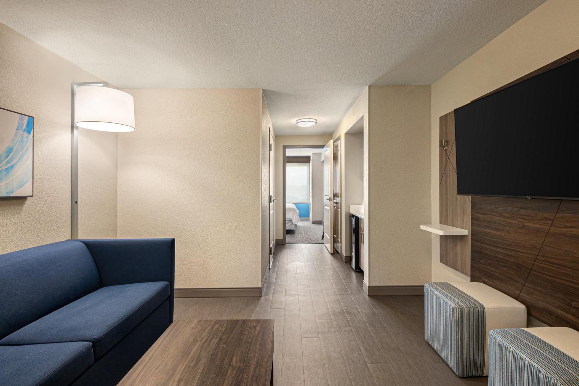 Holiday Inn Express Richmond By Ihg Exterior foto