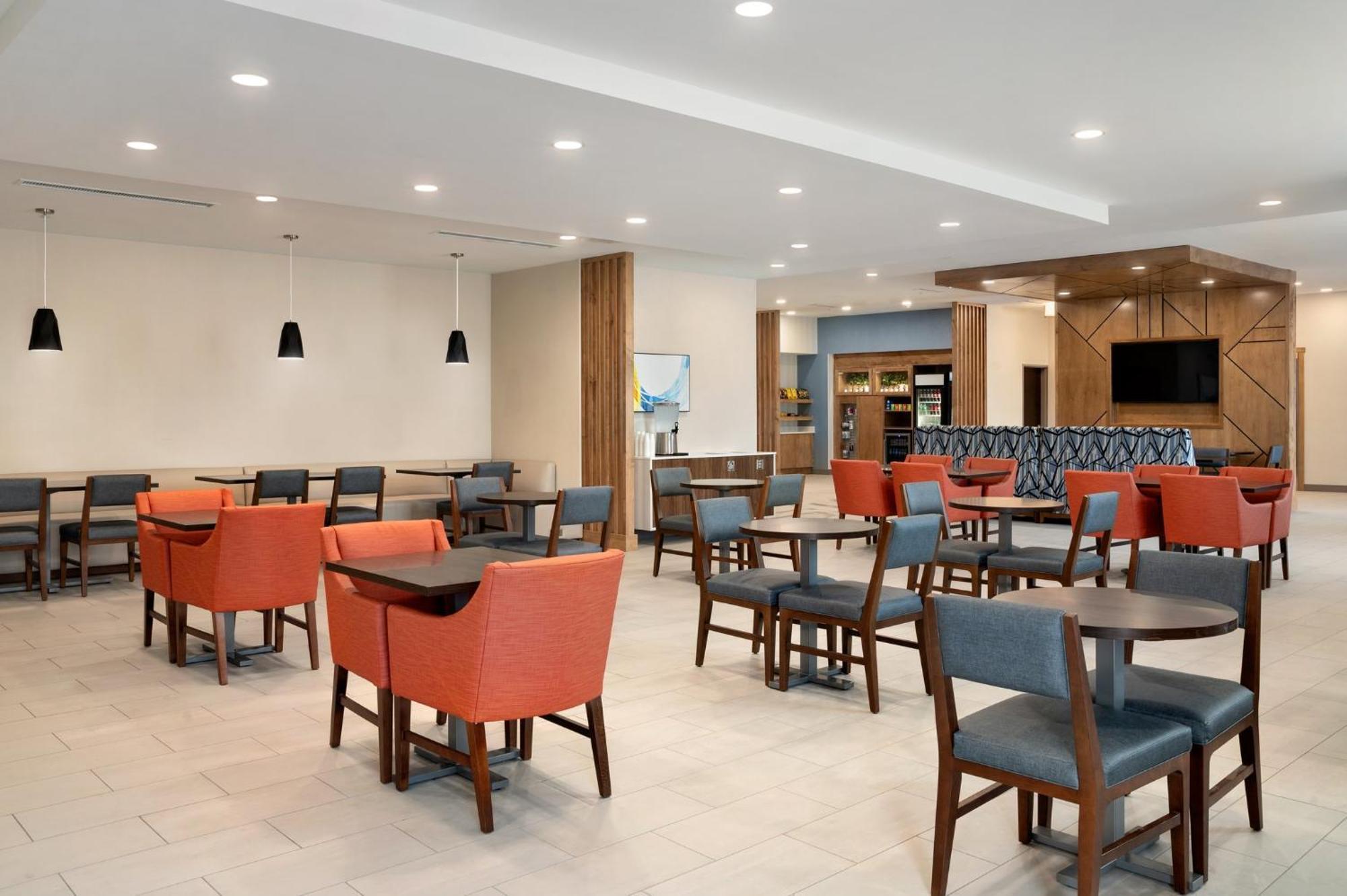 Holiday Inn Express Richmond By Ihg Exterior foto