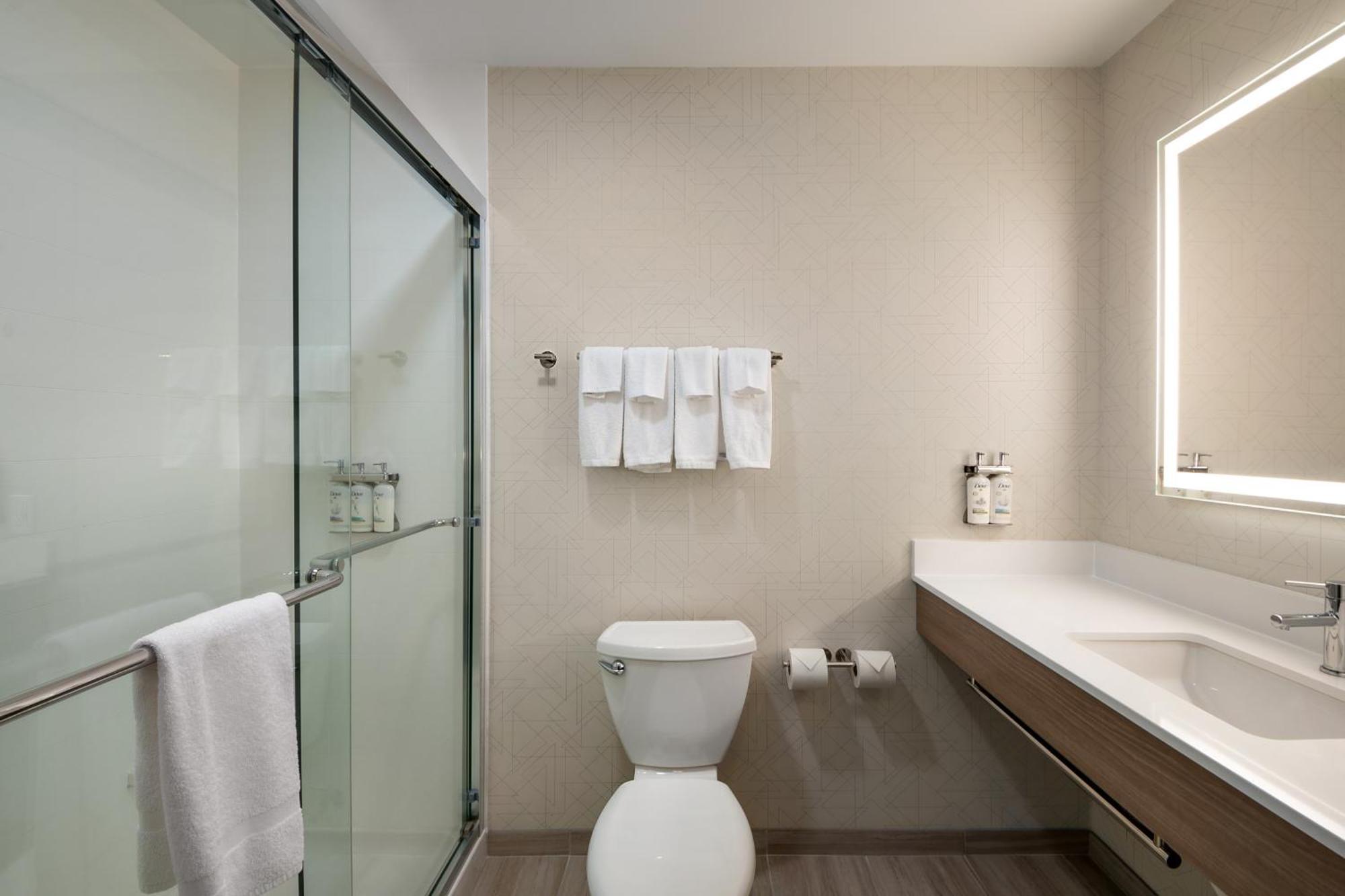 Holiday Inn Express Richmond By Ihg Exterior foto